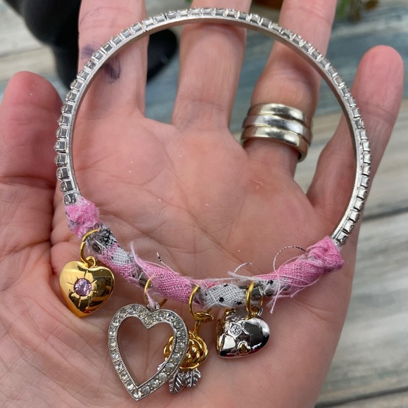 ⭐️Adorned Crown rhinestone bangle heart charm - Picture 5 of 9